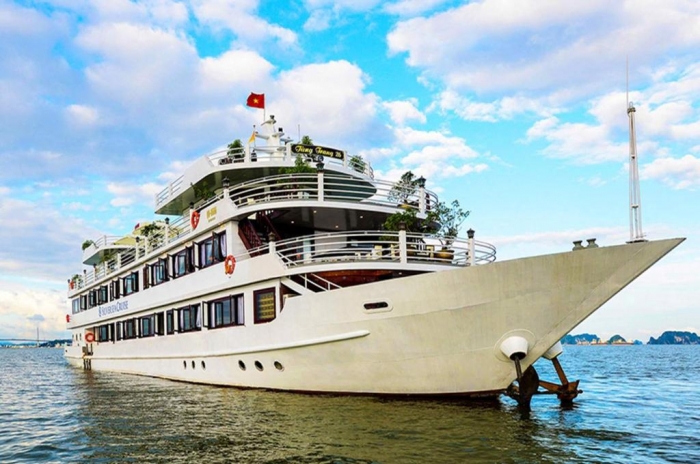 Ha Long Bay- Bai Tu Long Bay Swan   Cruise