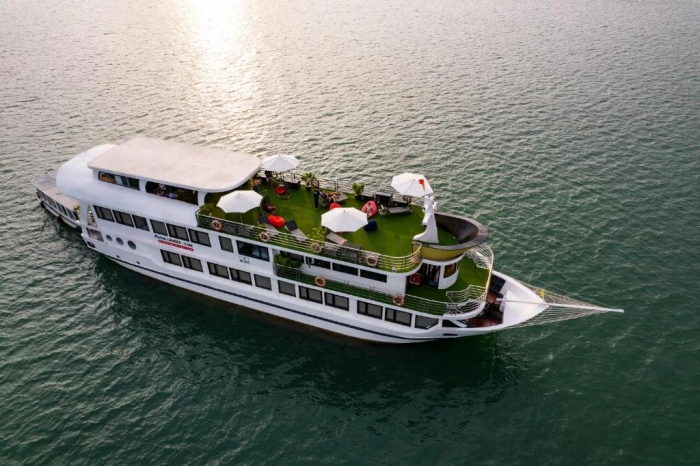 Ha Long Bay - Lan Ha Bay with Alova Cruise 3 star