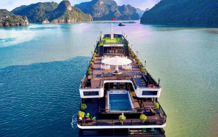 Ha Long Bay - Lan Ha Bay Rita 5 Star cruise