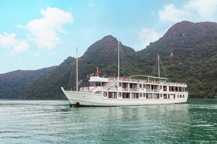 Ha Long - Lan ha bay Calyso Cruise